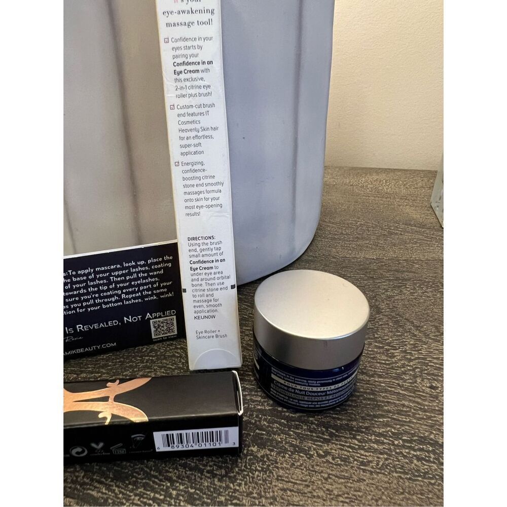COSMETIC BUNDLE - Picture 7 of 8